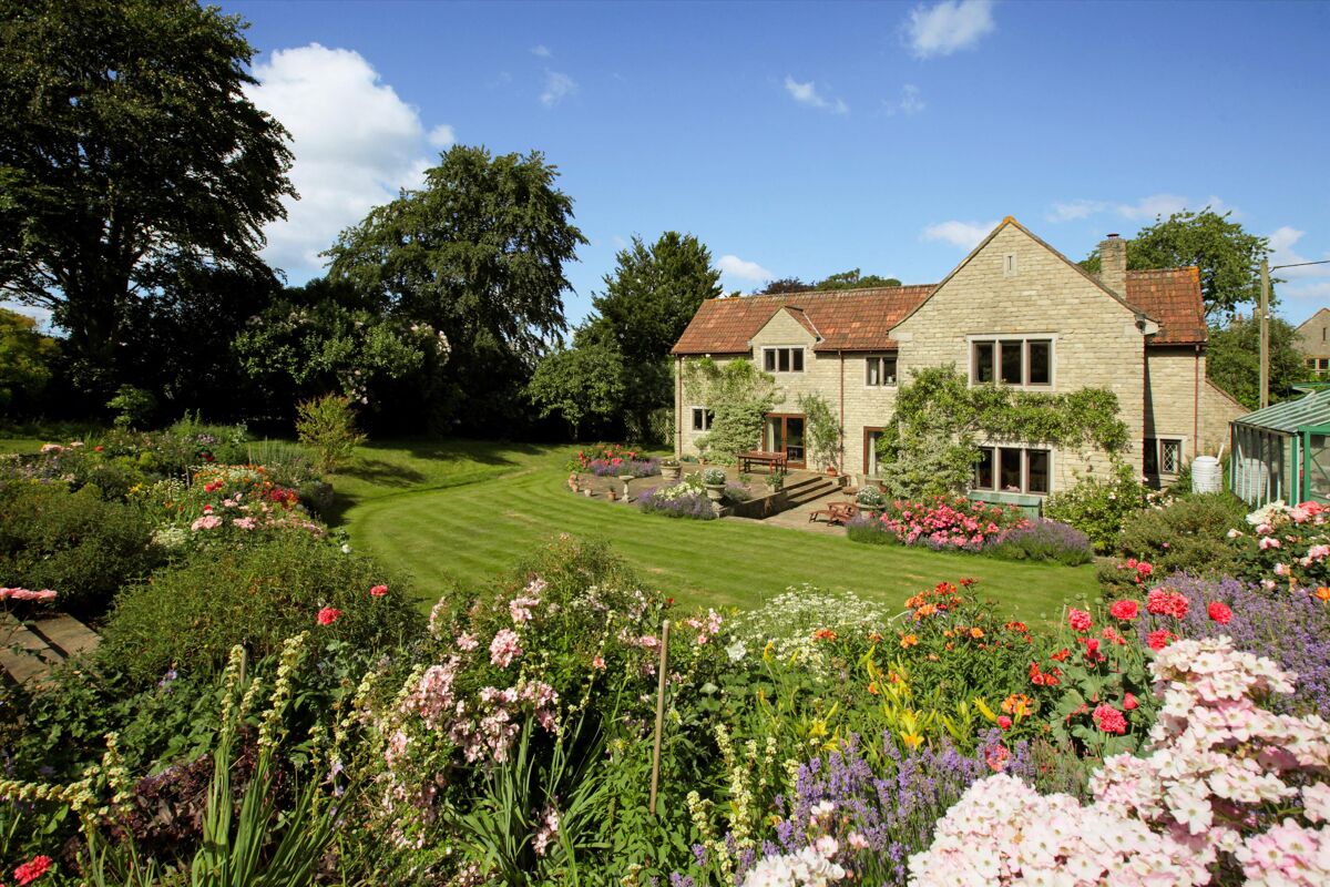 Quilly House is a beautifully presented village house set in a mature