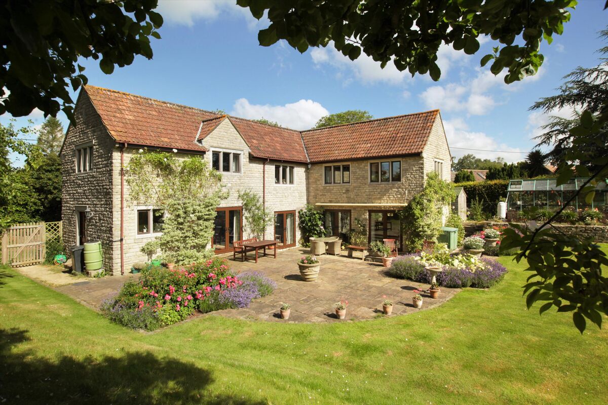 Quilly House is a beautifully presented village house set in a mature