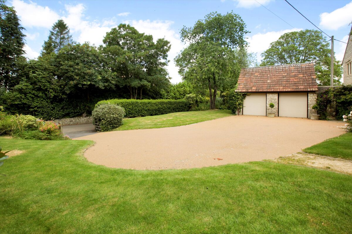 Quilly House is a beautifully presented village house set in a mature