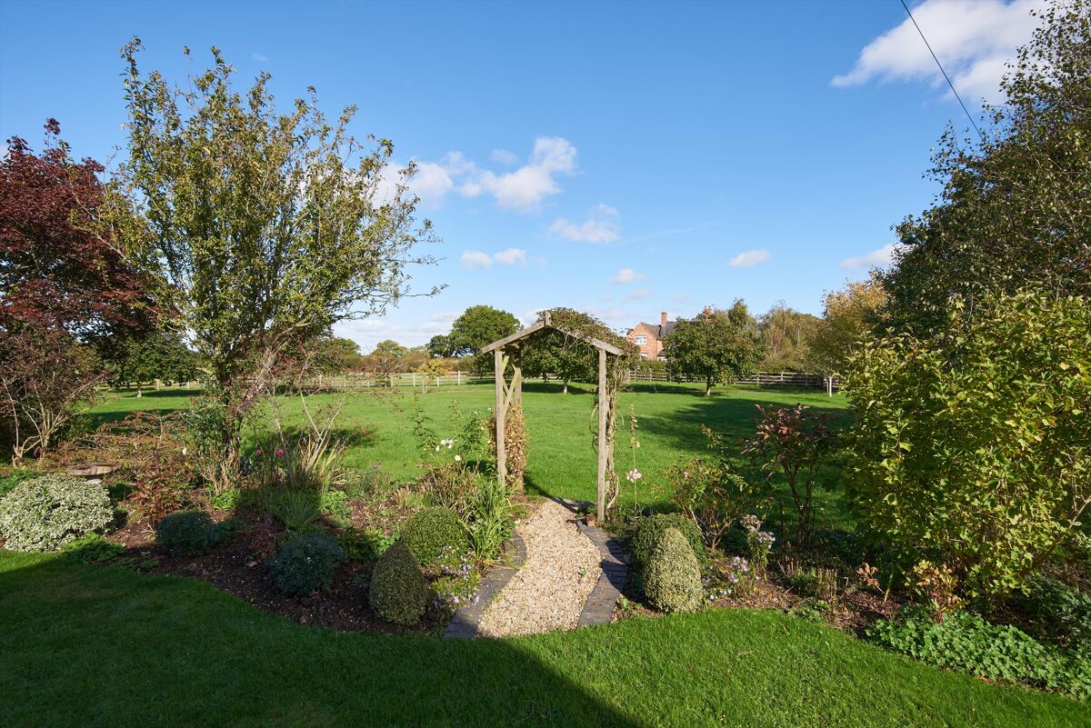 house for sale in Alkington, Whitchurch, Shropshire, SY13 SHR012221466 Knight Frank