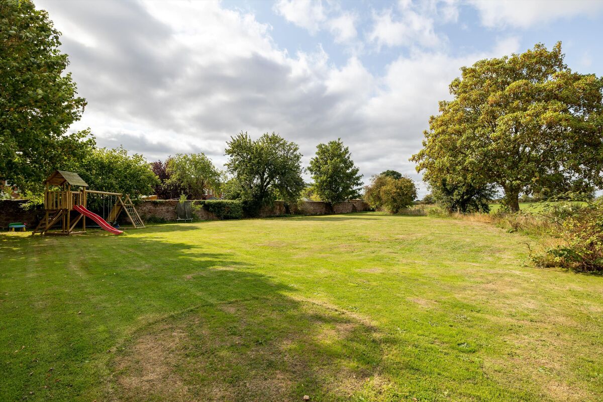 house for sale in Waters Upton, Shropshire, TF6 SHR012243293 Knight