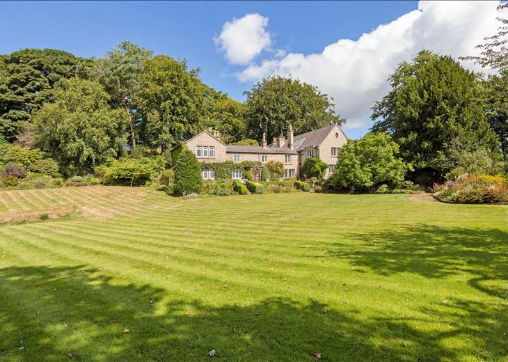 Country Houses for Sale in the UK - Mansions for Sale - Knight Frank (UK)