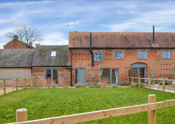 Picture of 3 bedroom barn conversion for sale.