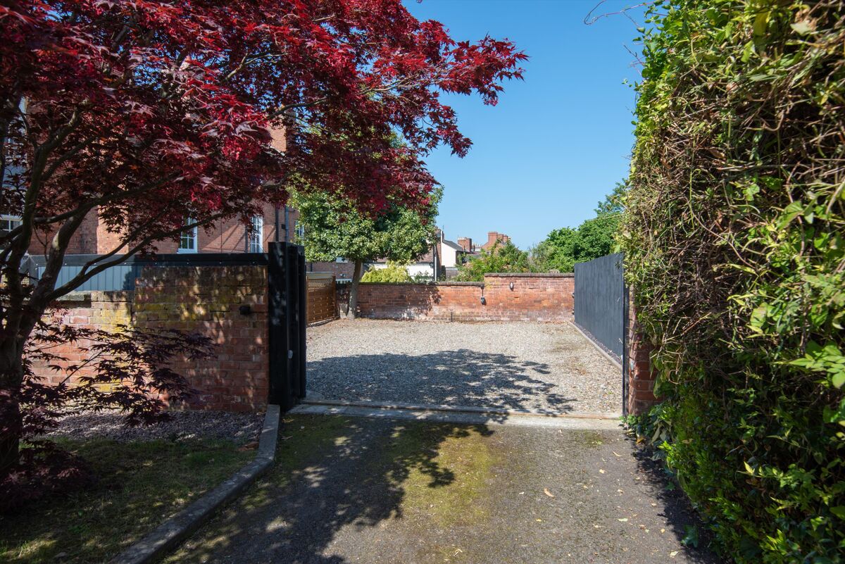 house for sale in Abbey Foregate, Shrewsbury, Shropshire, SY2