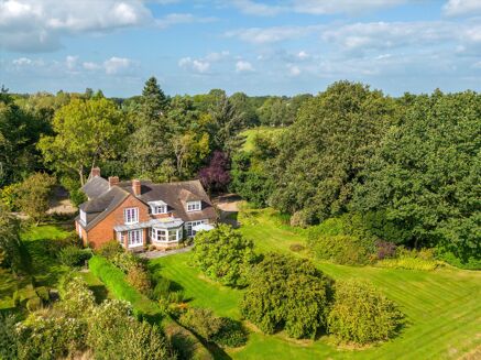 Picture of 5 bedroom house for sale.