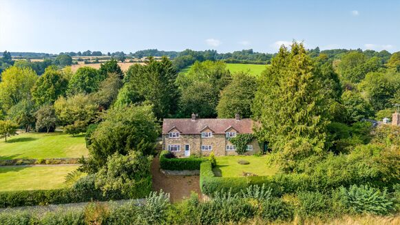 Picture of 4 bedroom house for sale.