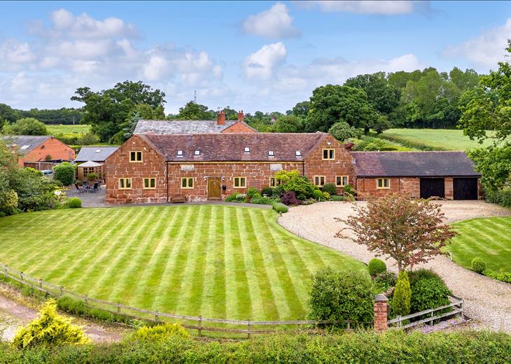 Picture of 5 bedroom barn conversion for sale.