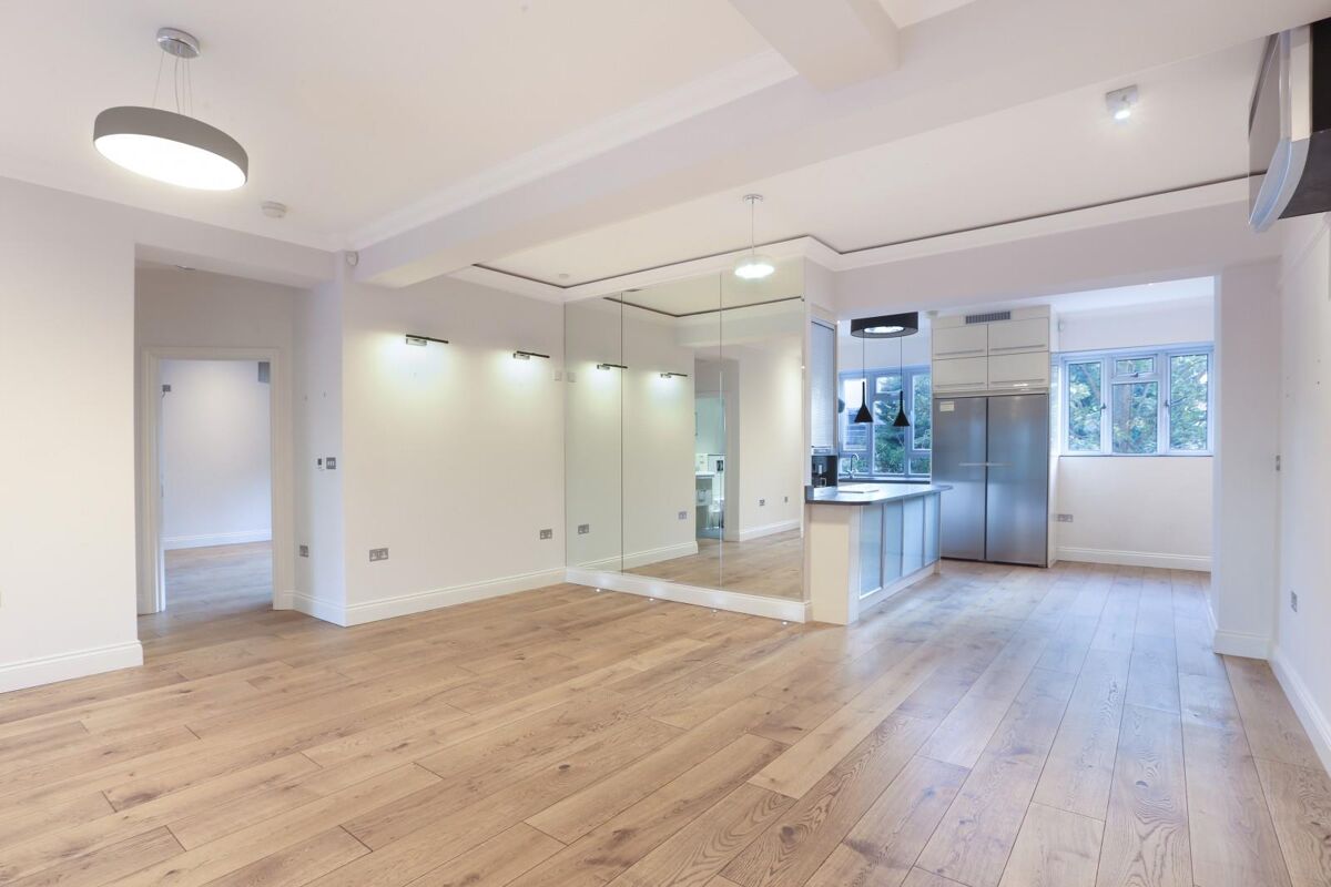 flat to rent in Wellington Road, St John's Wood, London, NW8