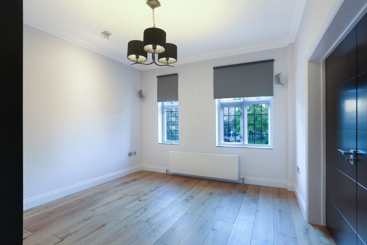 flat to rent in Wellington Road, St John's Wood, London, NW8