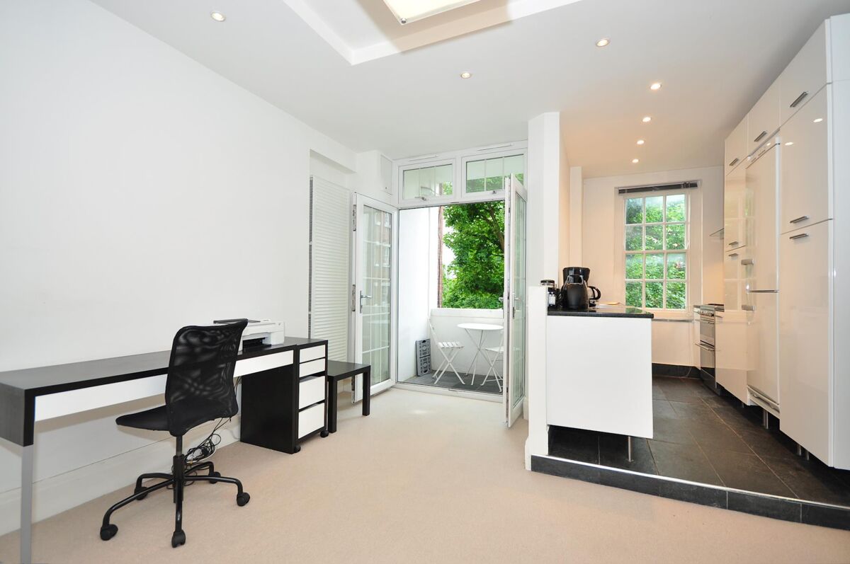 flat to rent in Elm Tree Court, Elm Tree Road, St John's Wood, London