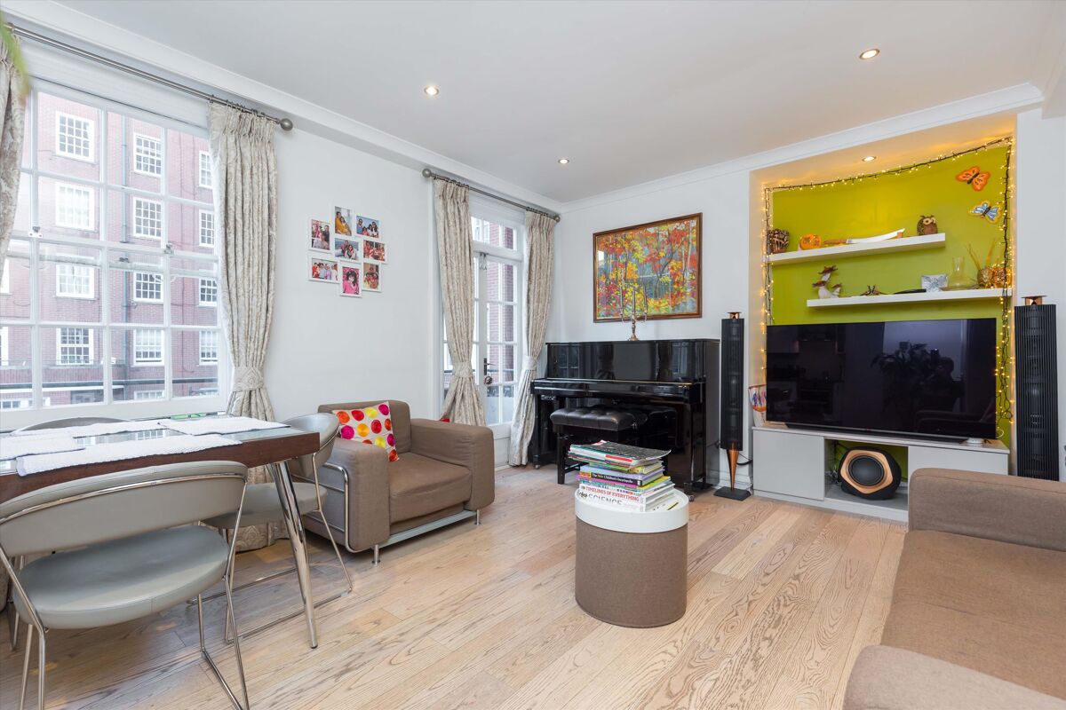 flat to rent in Apsley House, 2329 Finchley Road, London, NW8