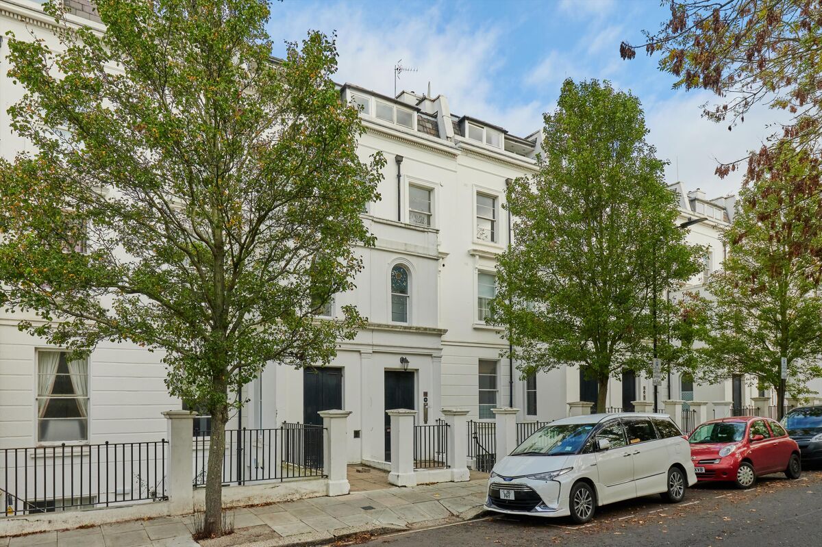 flat to rent in Blomfield Road, Little Venice, London, W9