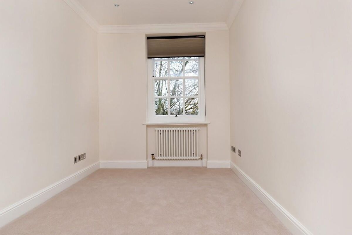 flat to rent in Avenue Lodge, Avenue Road, St John's Wood, London, NW8