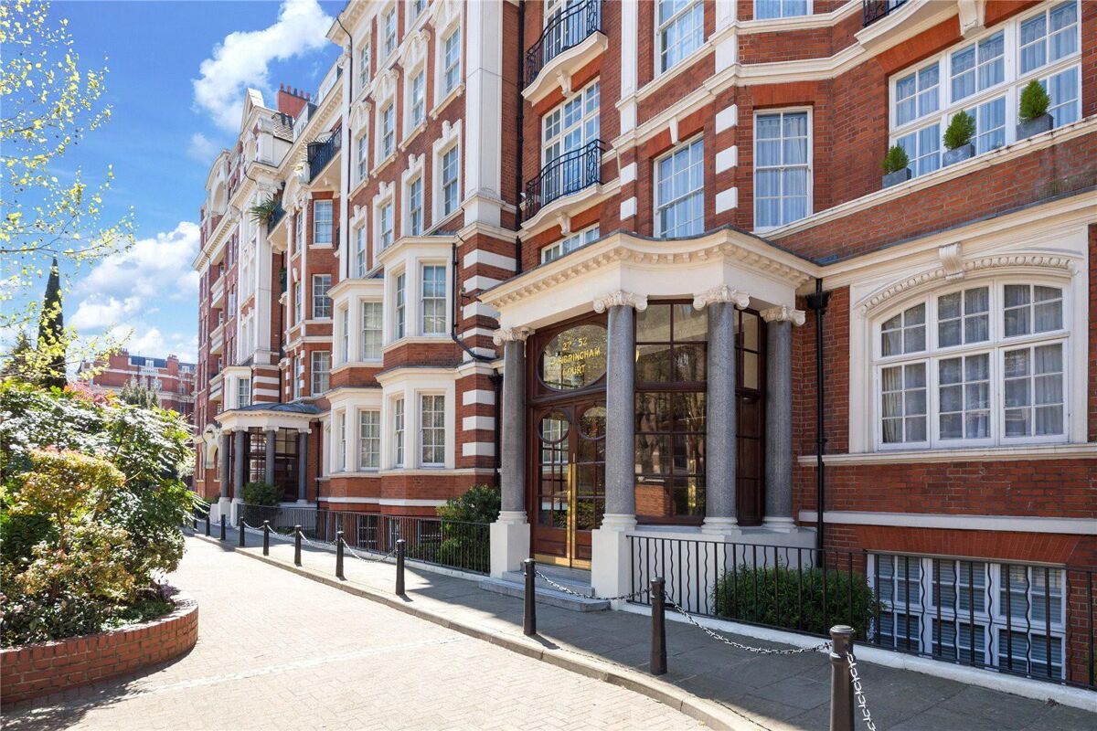 flat to rent in Sandringham Court, Maida Vale, London, W9