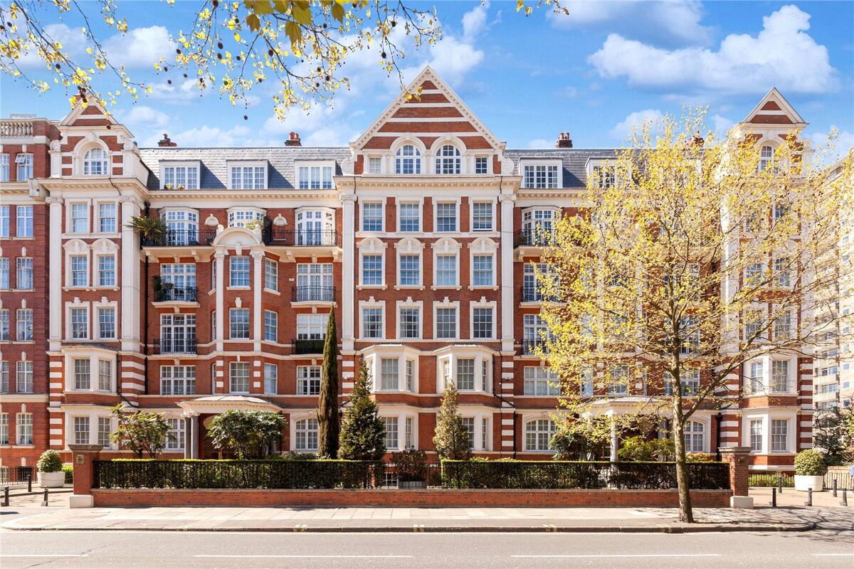flat to rent in Sandringham Court, Maida Vale, London, W9