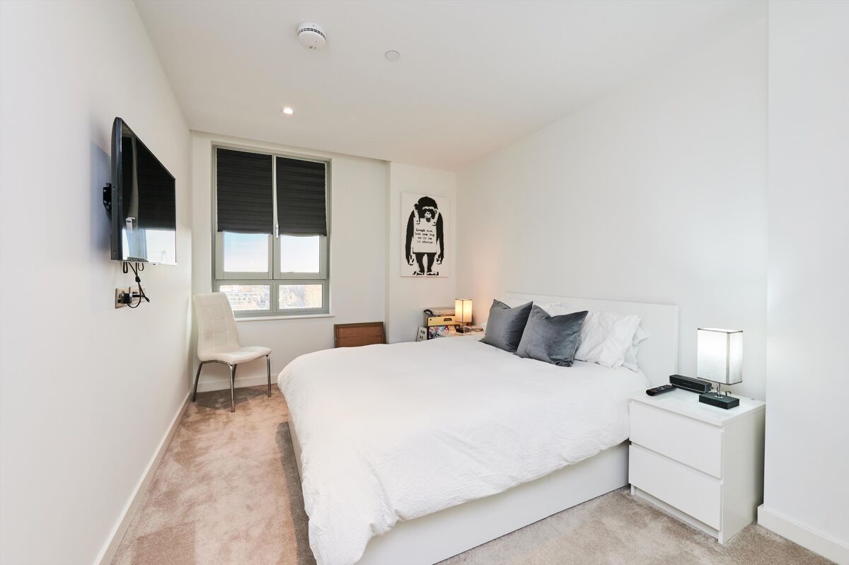 flat to rent in Garrett Mansions, Edgware Road, London, W2