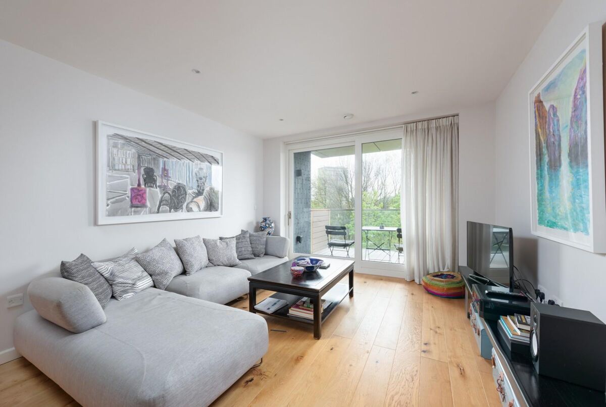flat to rent in Waterfront Apartments, 82 Amberley Road, London, W9