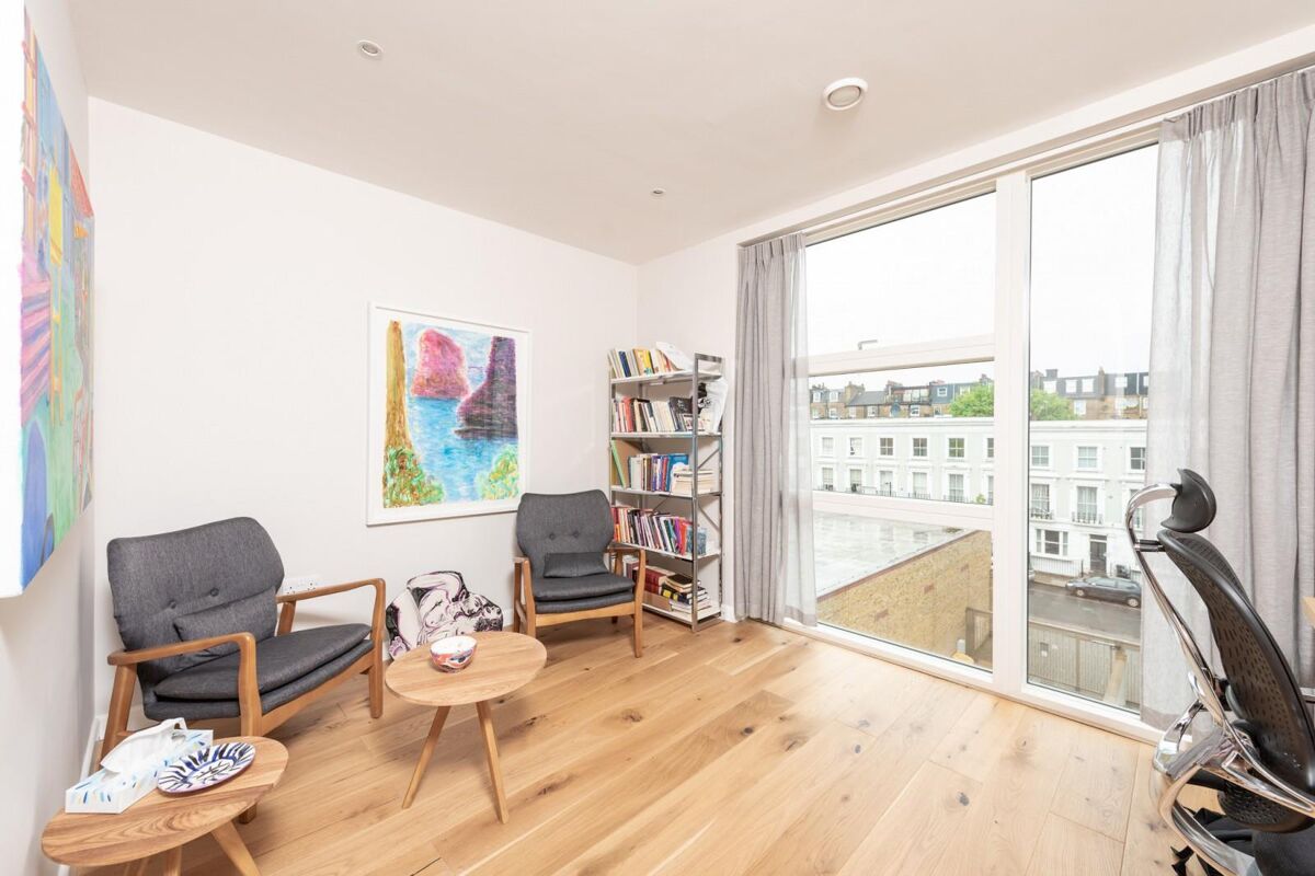 flat to rent in Waterfront Apartments, 82 Amberley Road, London, W9