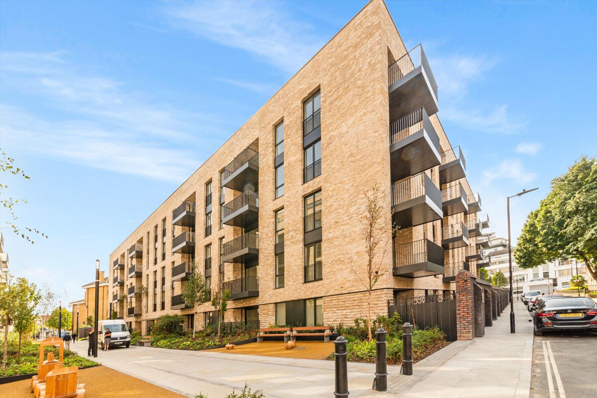 flat to rent in Carrick Yard, Fisherton Street, London, NW8