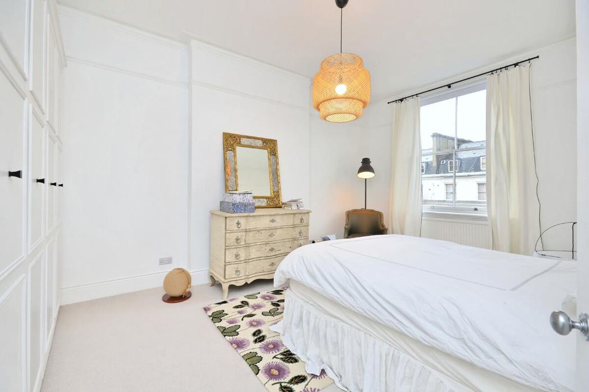 flat to rent in Warrington Crescent, Little Venice, London, W9