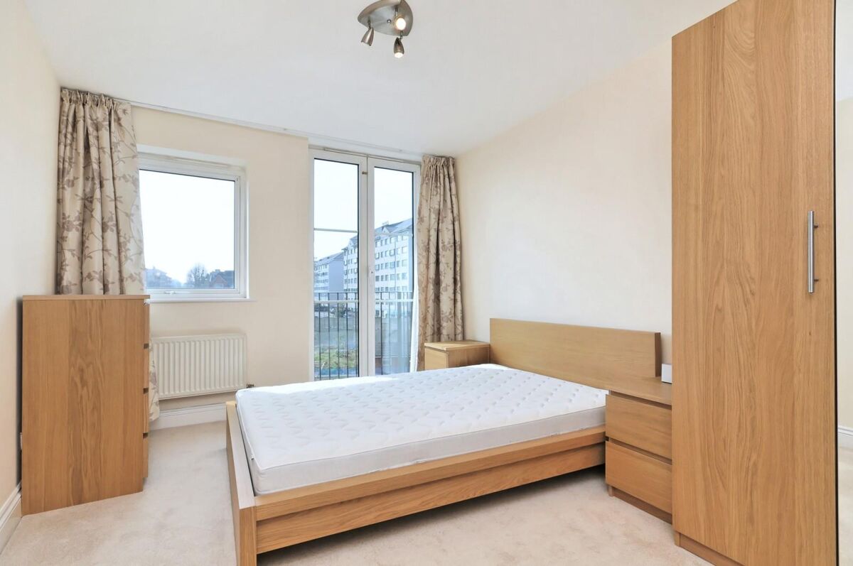 flat to rent in Elizabeth Court, Palgrave Gardens, Regents Park, NW1