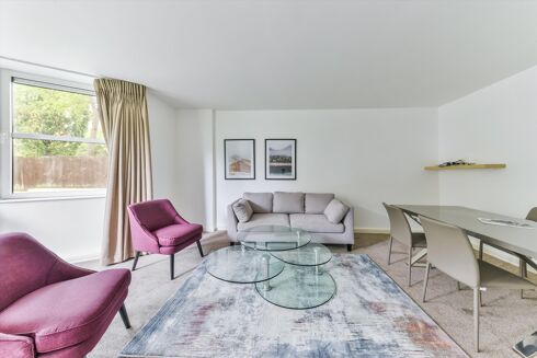 Picture of 2 bedroom flat for rent.