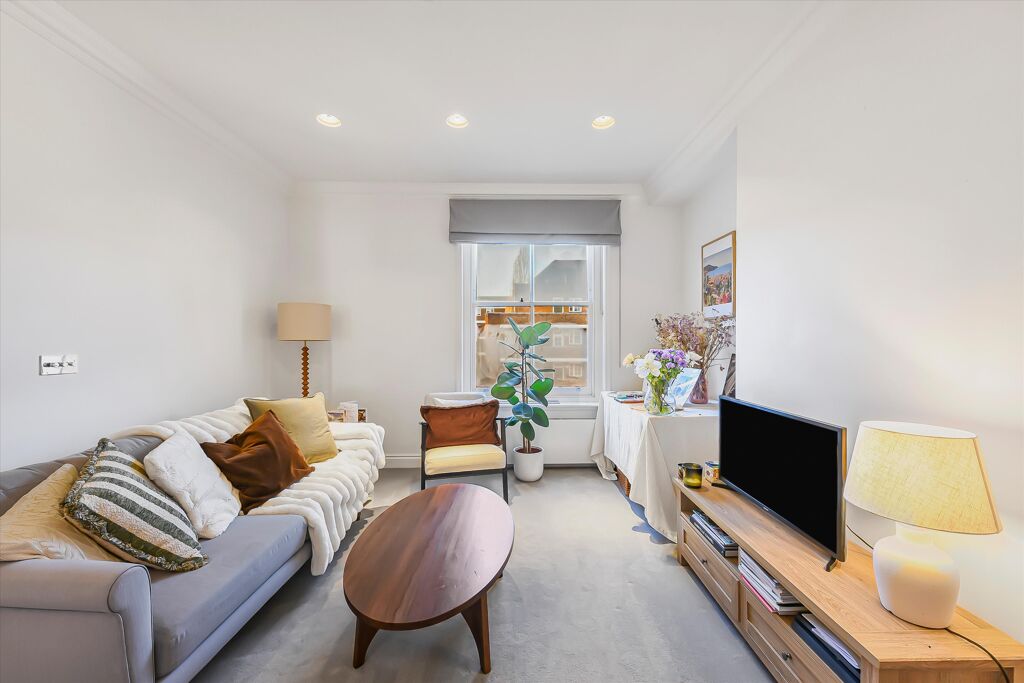 Image of St. Johns Wood High Street, London, NW8