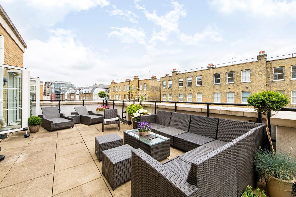 flat for sale in Alberts Court, 2 Palgrave Gardens, London, NW1