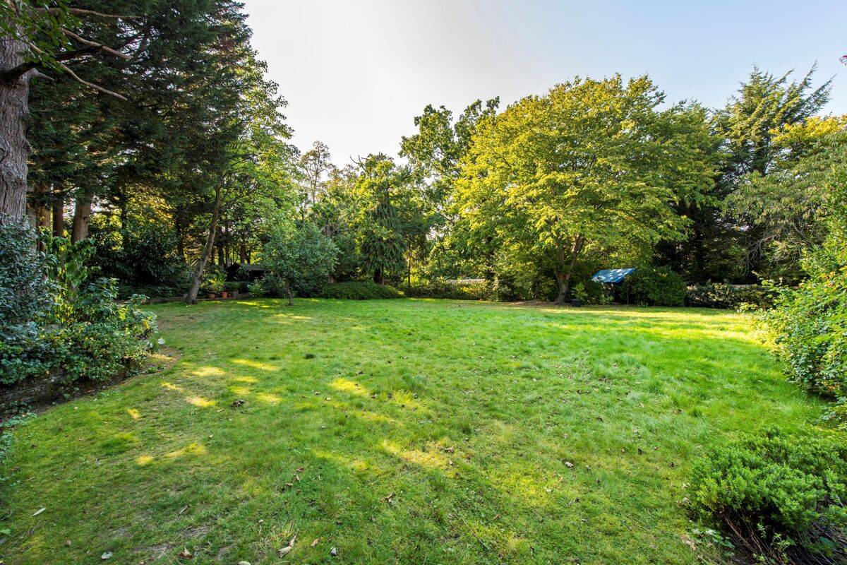 house for sale in White Lodge Close, The Avenue, Hampstead