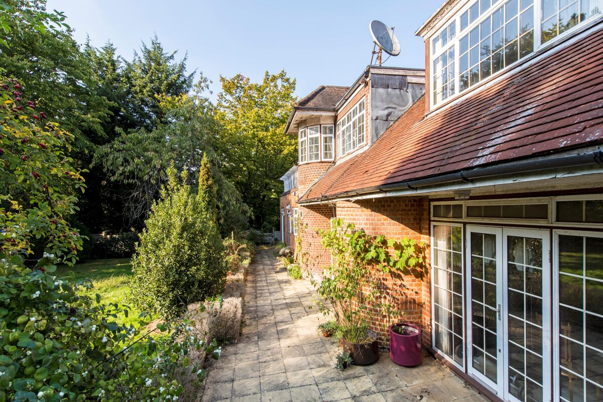 house for sale in White Lodge Close, The Avenue, Hampstead