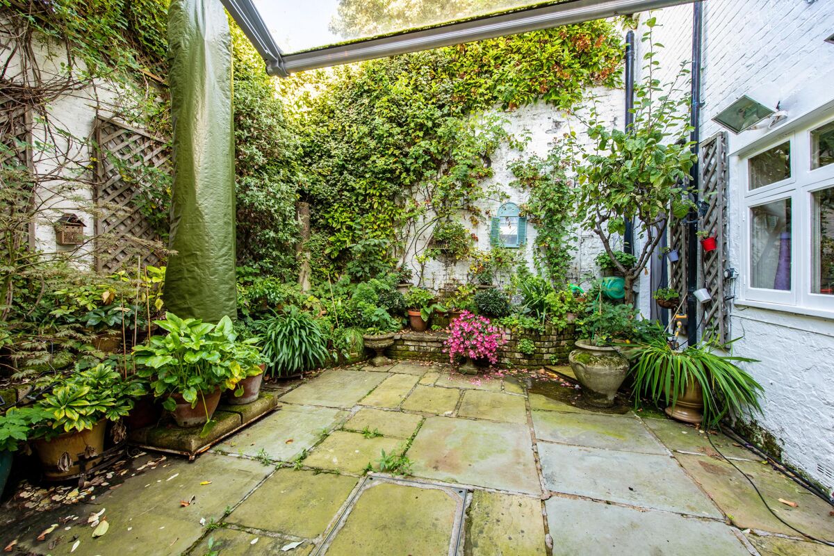 house for sale in Hill Road, London, NW8 SJW012112805 Knight Frank