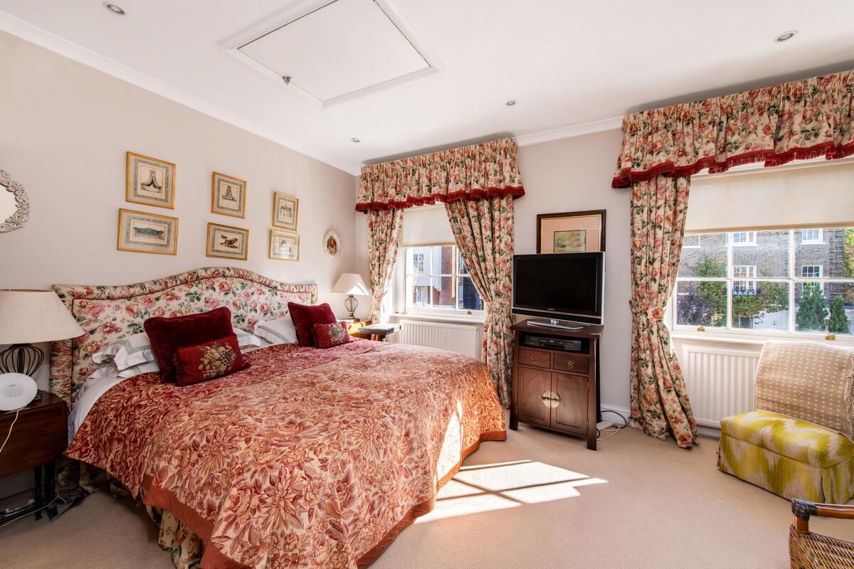 house for sale in Hill Road, London, NW8 SJW012112805 Knight Frank