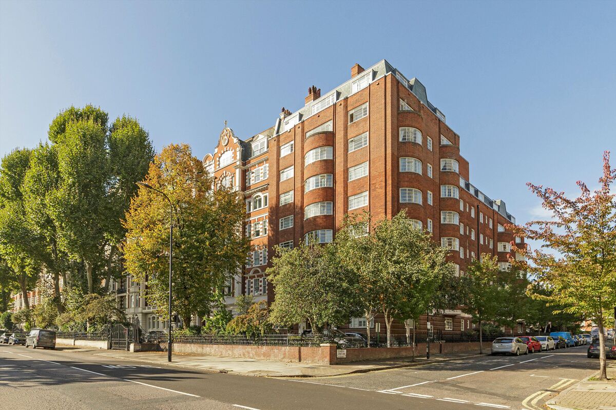 flat for sale in North Gate, Prince Albert Road, St John's Wood, London