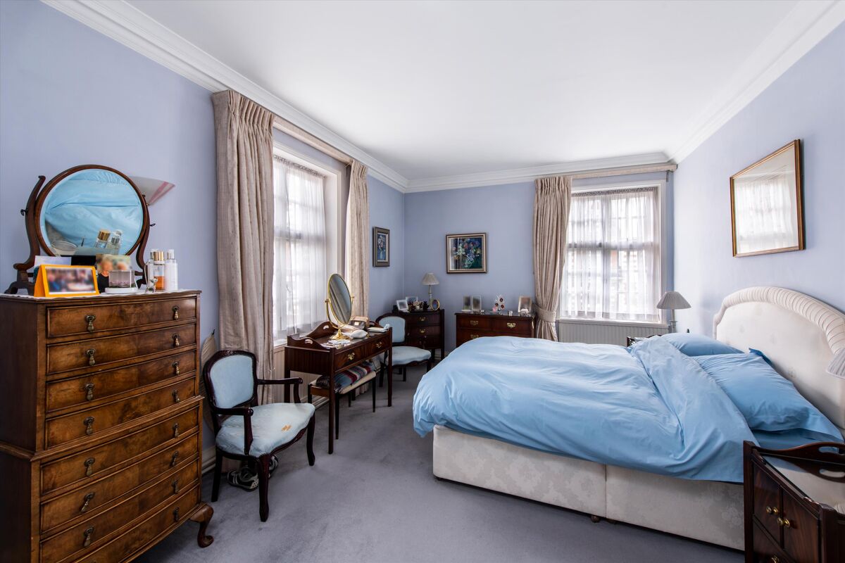 flat for sale in Hanover House, St. Johns Wood High Street, London, NW8