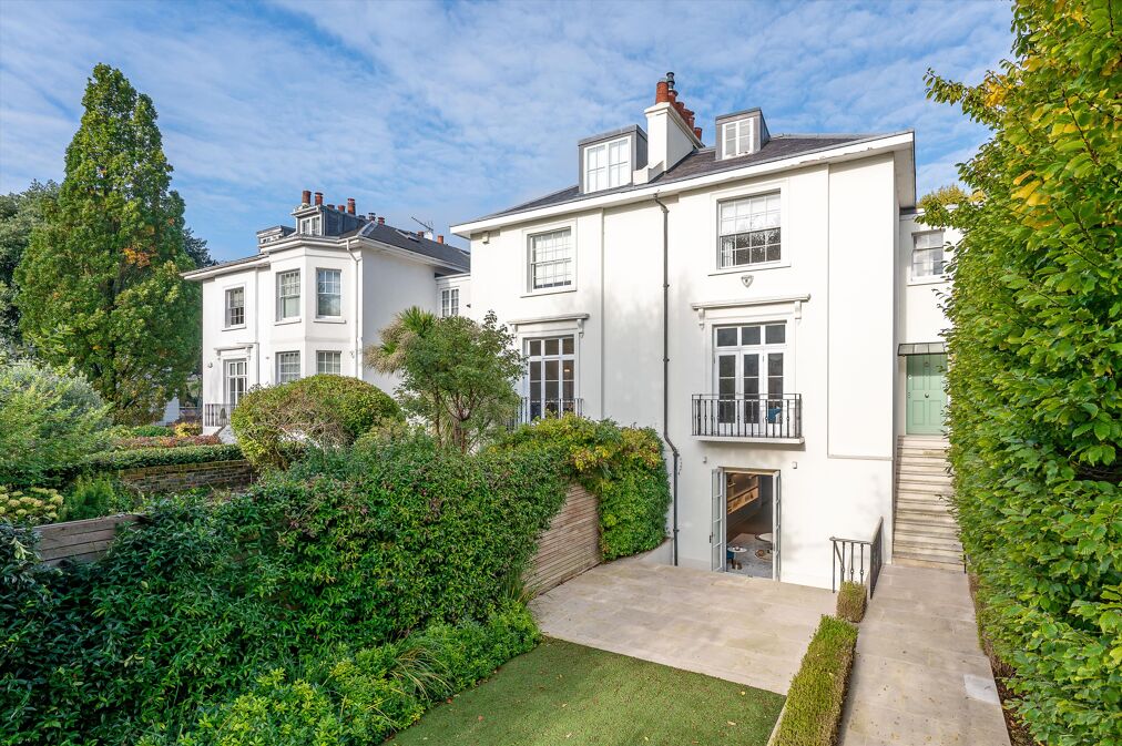 Image of Wellington Place, St Johns Wood, London, NW8
