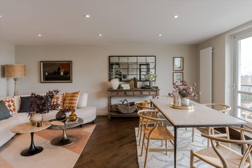 Picture of 3 bedroom flat for sale.