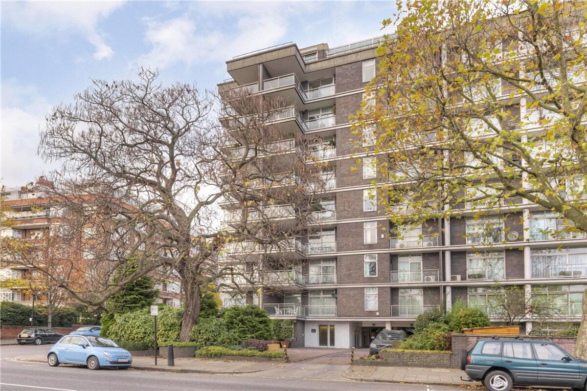 flat for sale in Consort Lodge, 34 Prince Albert Road, London, NW8