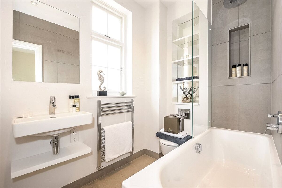 flat for sale in Apsley House, 2329 Finchley Road, St. Johns Wood