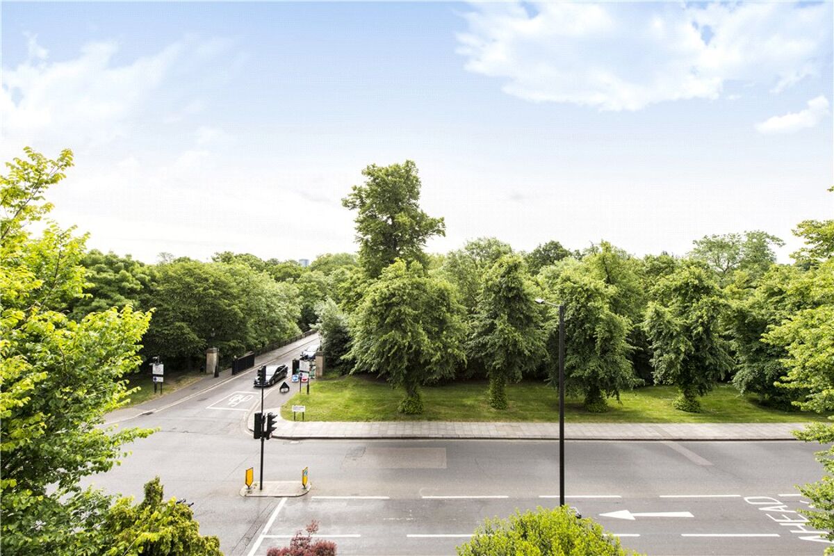 flat for sale in Imperial Court, 5556 Prince Albert Road, London, NW8