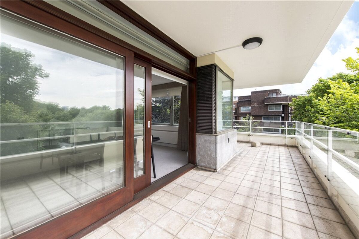 flat for sale in Imperial Court, 5556 Prince Albert Road, London, NW8