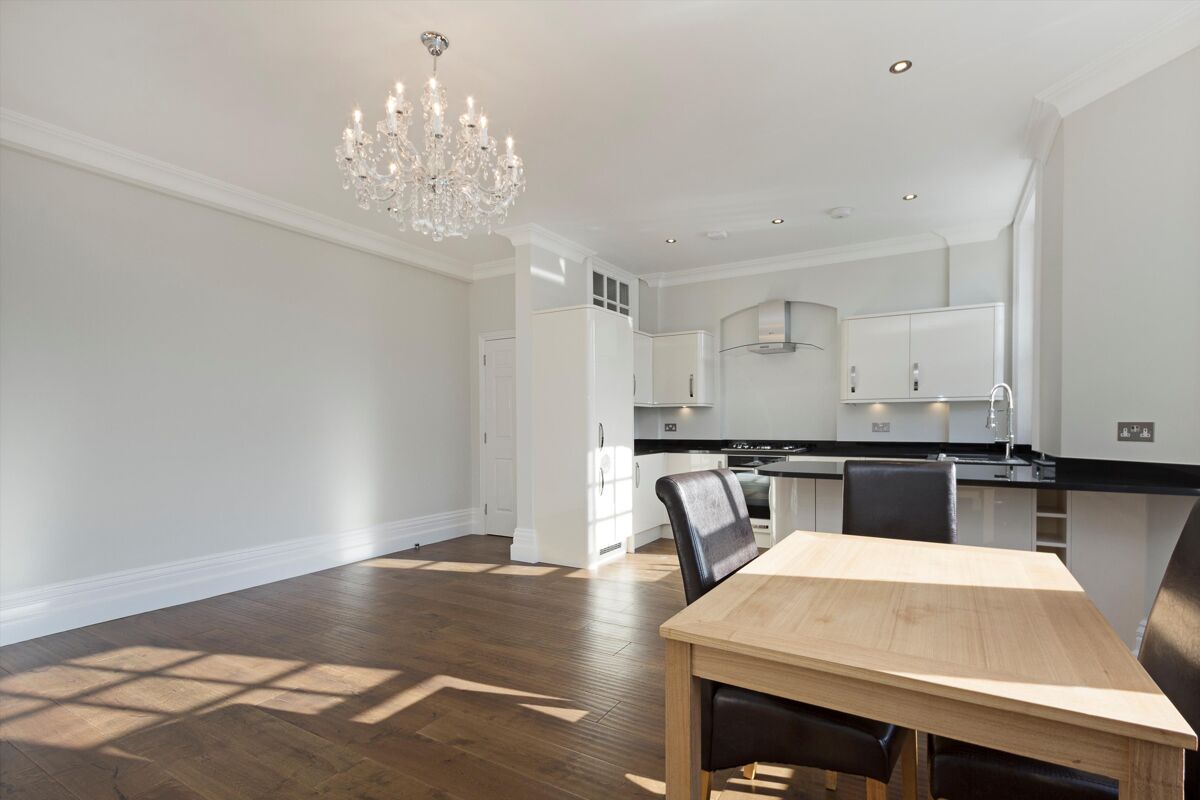 flat to rent in Sussex Mansions, Old Brompton Road, South Kensington