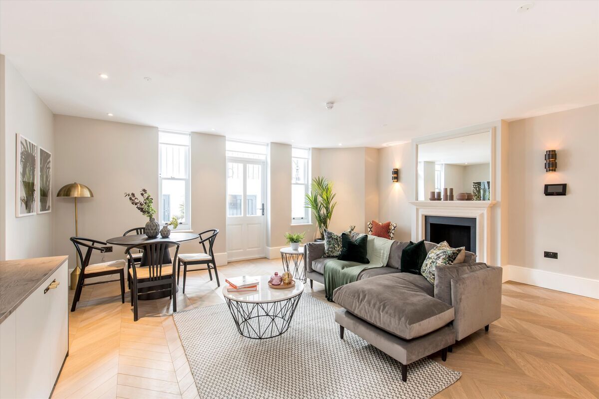 flat to rent in The Arts House, 108110 Gloucester Road, South