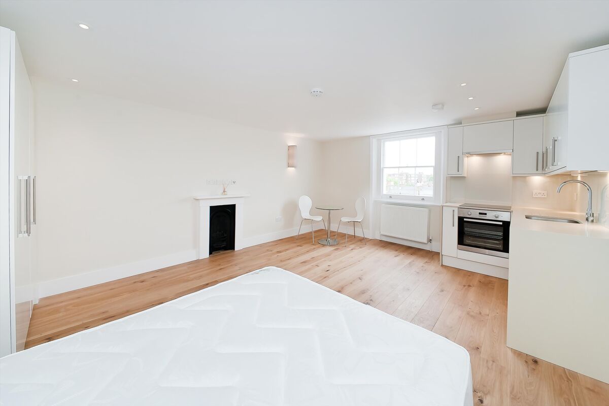 Flat to rent in Onslow Gardens, South Kensington, London, SW7