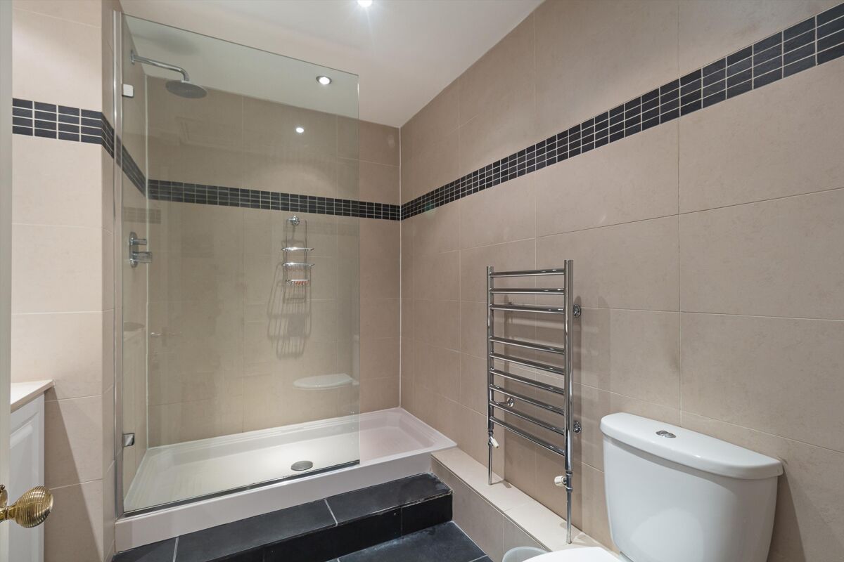 flat to rent in Cornwall Gardens, South Kensington, London, SW7