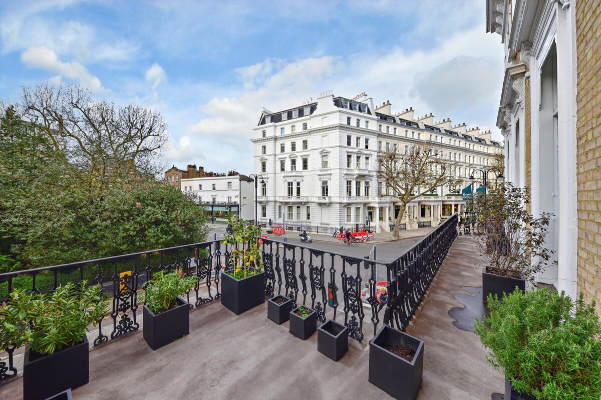 flat to rent in Onslow Gardens, South Kensington, London, SW7