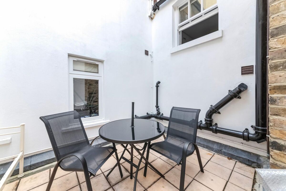 Flat to rent in Old Brompton Road, South Kensington, London, SW7