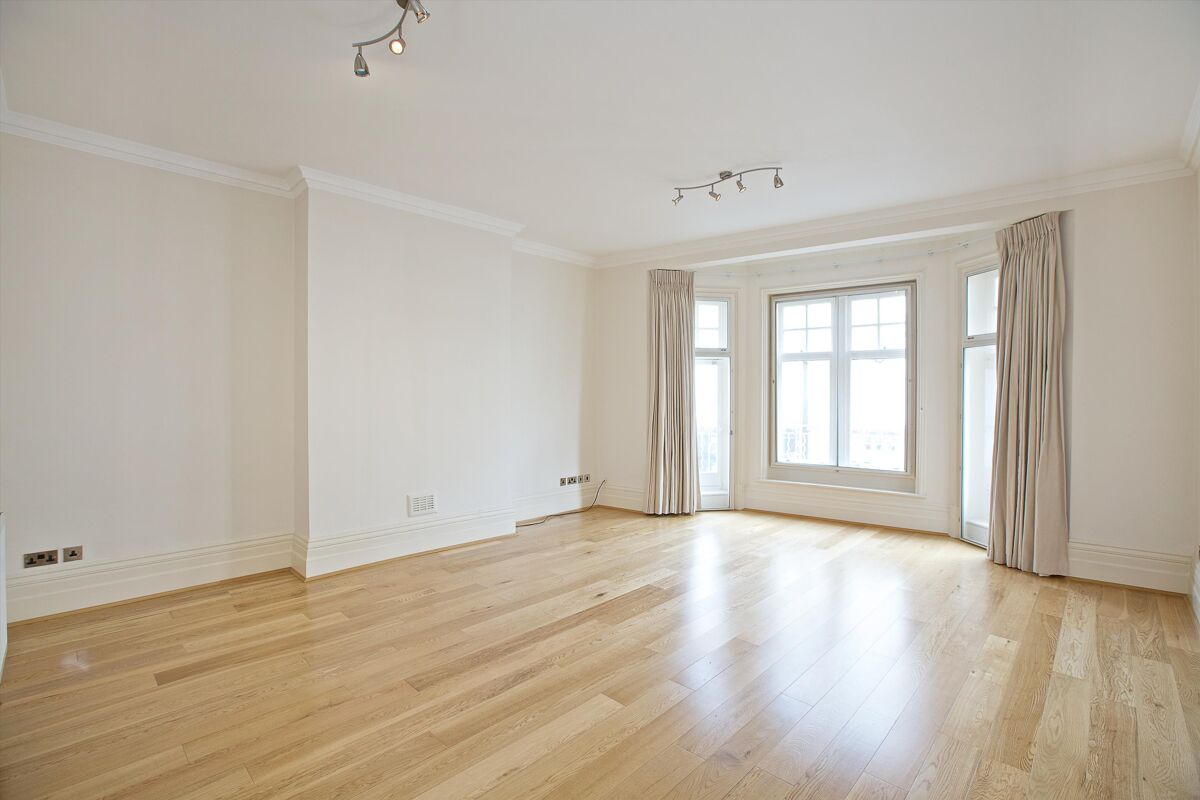 flat to rent in Old Brompton Road, South Kensington, London, SW7