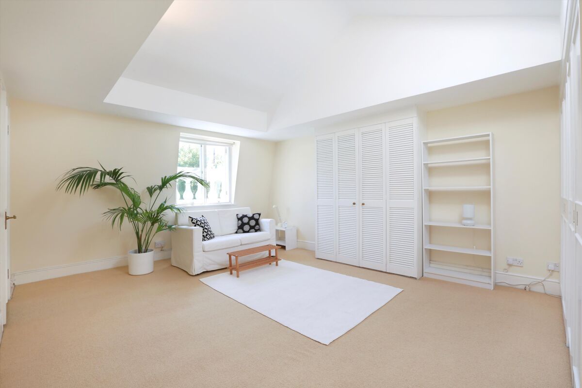 Flat to rent in Onslow Gardens, South Kensington, London, SW7