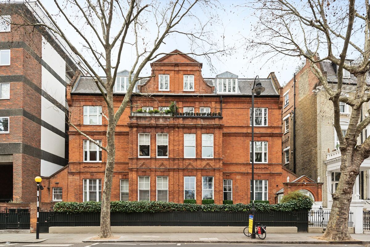 flat to rent in Old Brompton Road, South Kensington, London, SW5