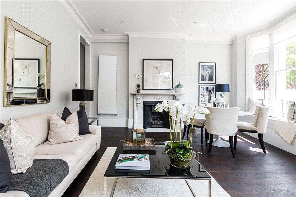 flat to rent in Roland Mansions, Old Brompton Road, South Kensington